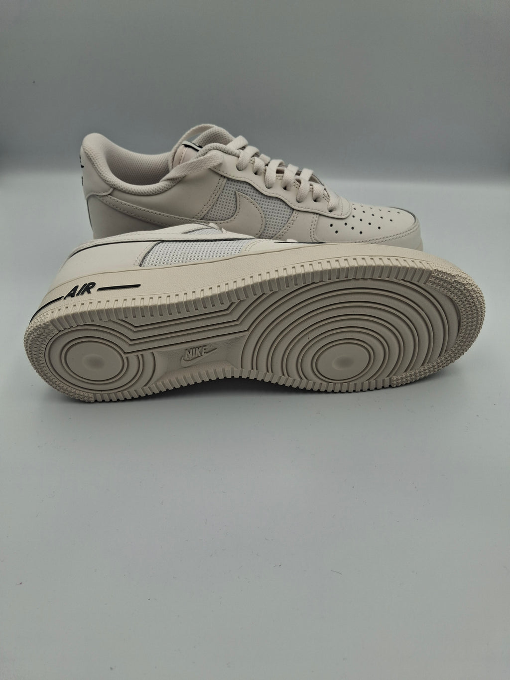 Nike Air Force 1 '07 LV8 UK Size 6.5