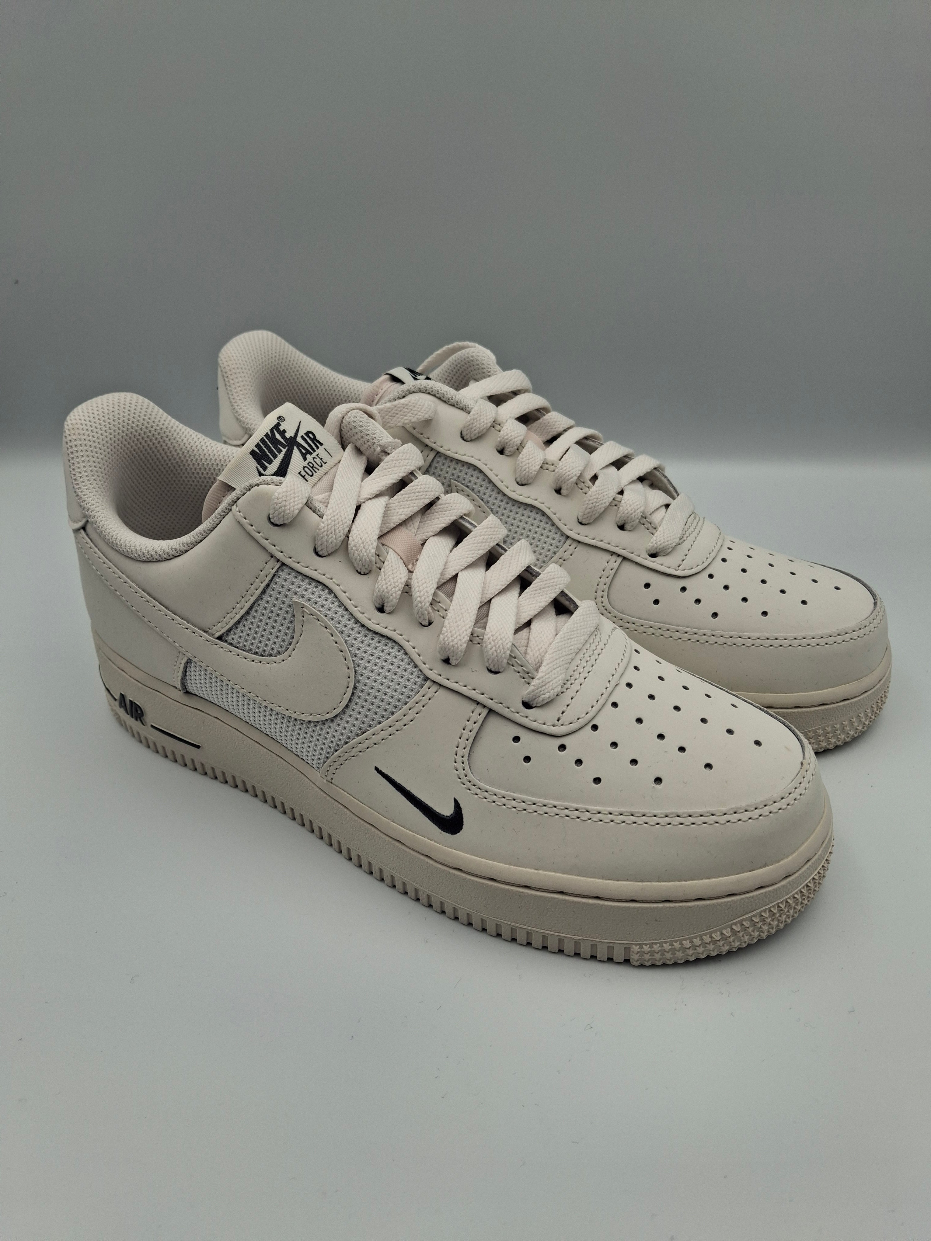 Nike Air Force 1 '07 LV8 UK Size 6.5
