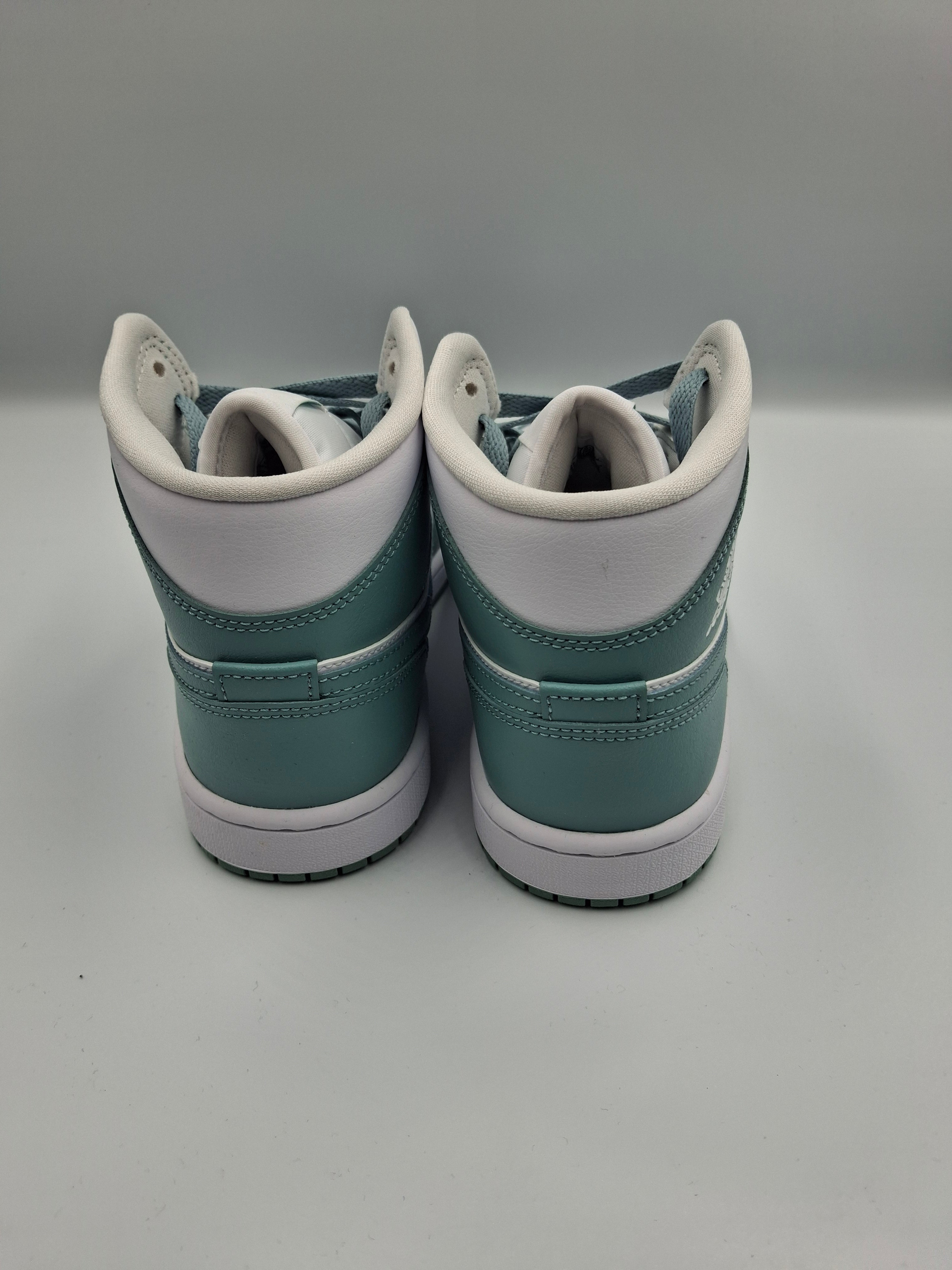 Nike Air Jordan 1 Mid UK Size 4